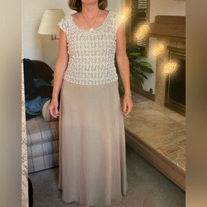 J Kara Women's Beige Cap Sleeve Beaded Formal Dress